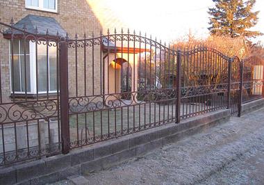 кованный забор