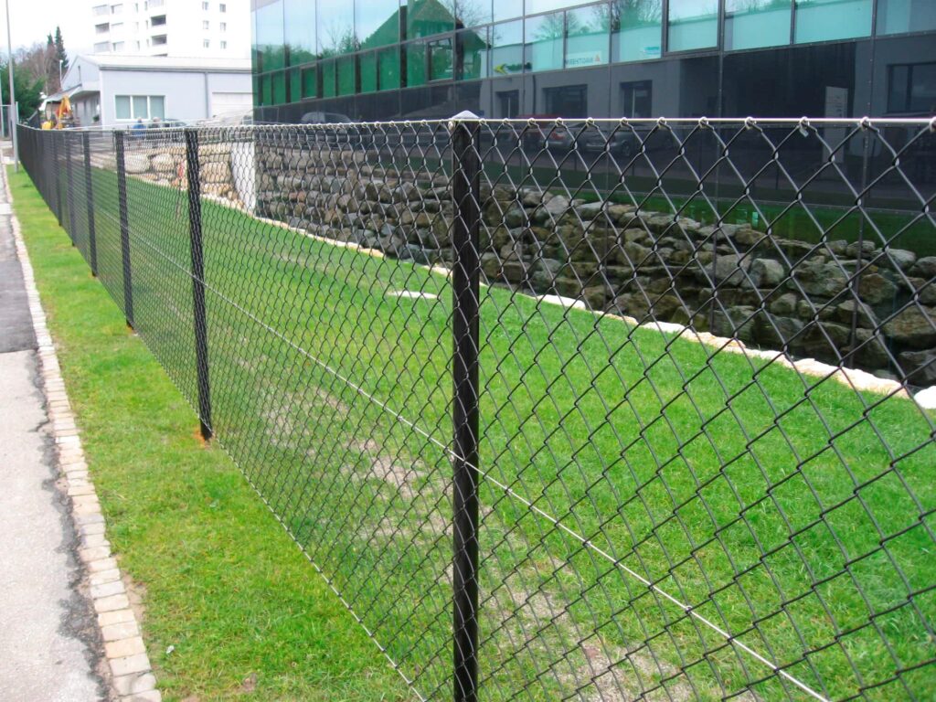 забор из Рабицы