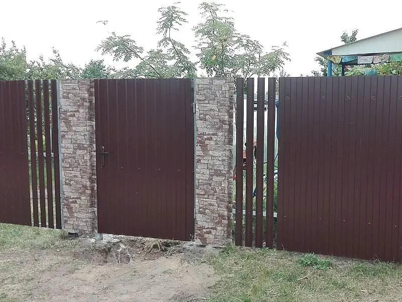 Забор из профнастила