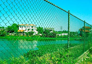 забор из рабицы